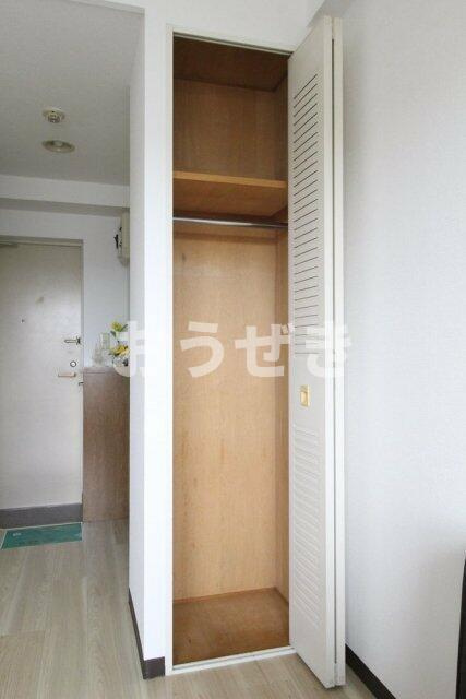ロワレール横浜西壱番館の収納|クローゼット※家具･小物はイ…
