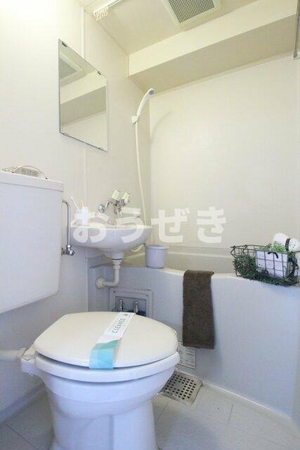 ロワレール横浜西壱番館のトイレ|家具･小物はイメージです