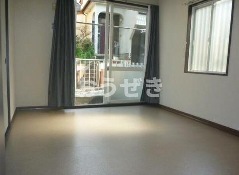 メゾンドエリゼの居間・リビング