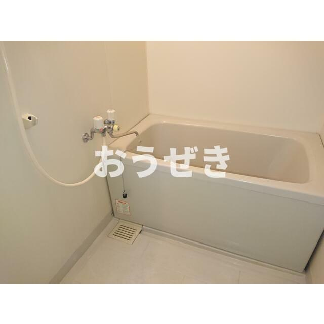 エルマーノヨコハマの浴室