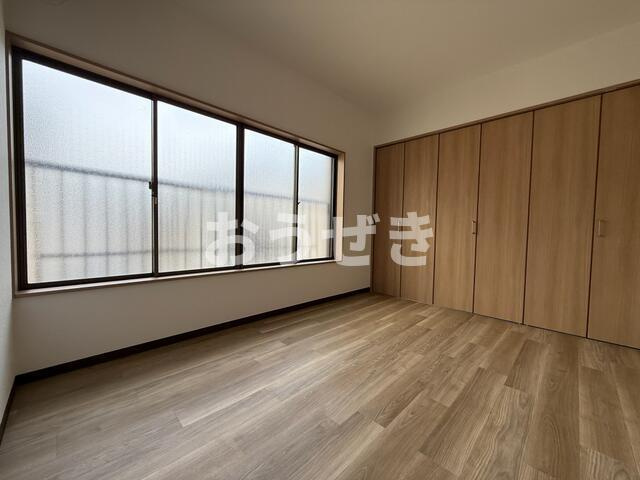 永田南１丁目戸建の居間・リビング|洋室５．４帖