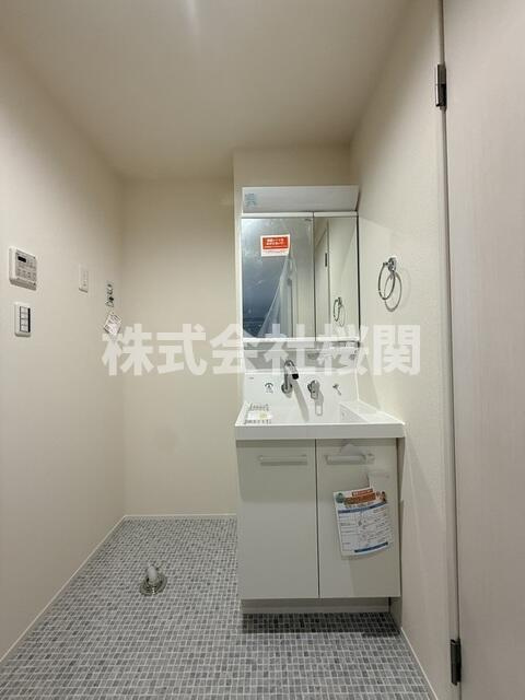 マ・ピエス五番館の独立洗面台|清潔感のある独立洗面台