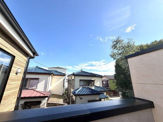 越谷市蒲生１７期ケイアイグレイス　新築戸建の展望|夜には美しい街の明かりを楽しめる素敵な眺望。1日の終わりにほっと一息つける憩いの景色です。