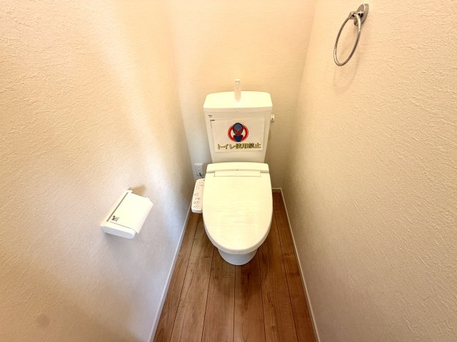 越谷市蒲生１７期ケイアイグレイス　新築戸建のトイレ|各階にトイレを設置しており夜間の移動も安心。階段の上り下りを減らせて日常の快適性が格段に上がります。