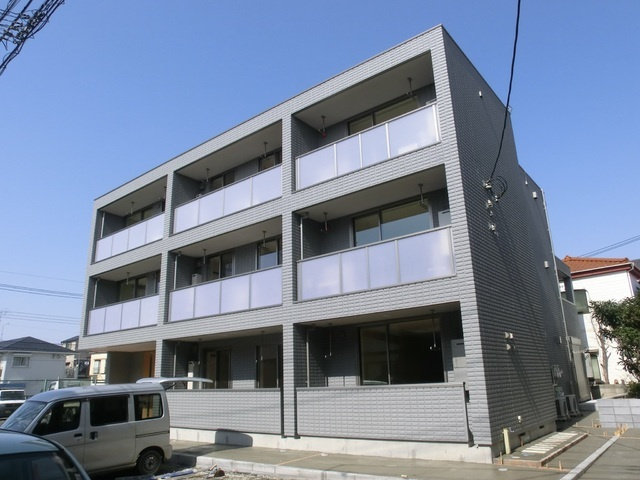 フロンティアコートの外観|閑静な住宅街にある南向きのマンションです