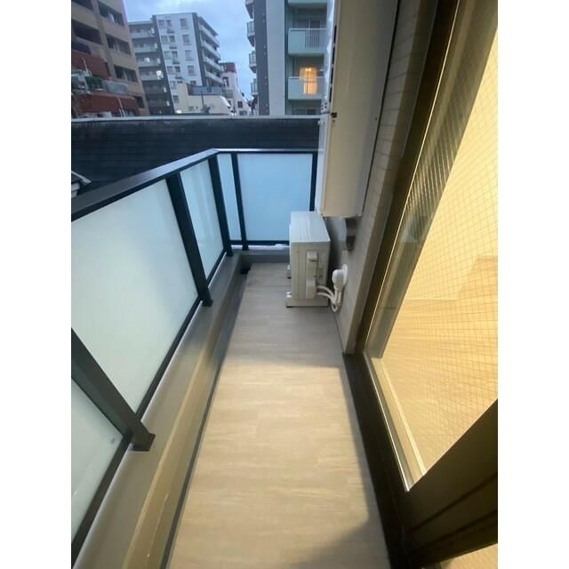 プレール・ドゥーク川口並木のバルコニー