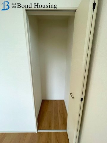 西新町駅徒歩10分　海近く　船上町　新築戸建の玄関