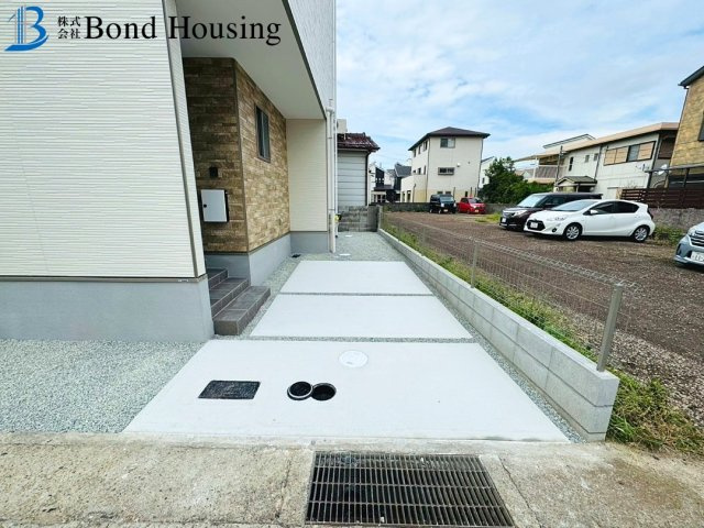 西新町駅徒歩10分　海近く　船上町　新築戸建の駐車場