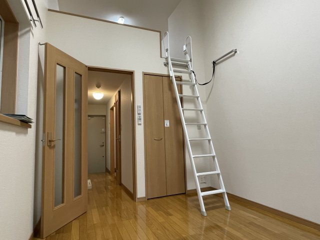 川崎市多摩区生田７丁目のアパートの居間・リビング|別部屋参考