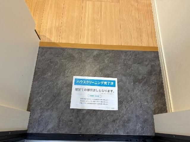 横浜市金沢区洲崎町のアパートの玄関