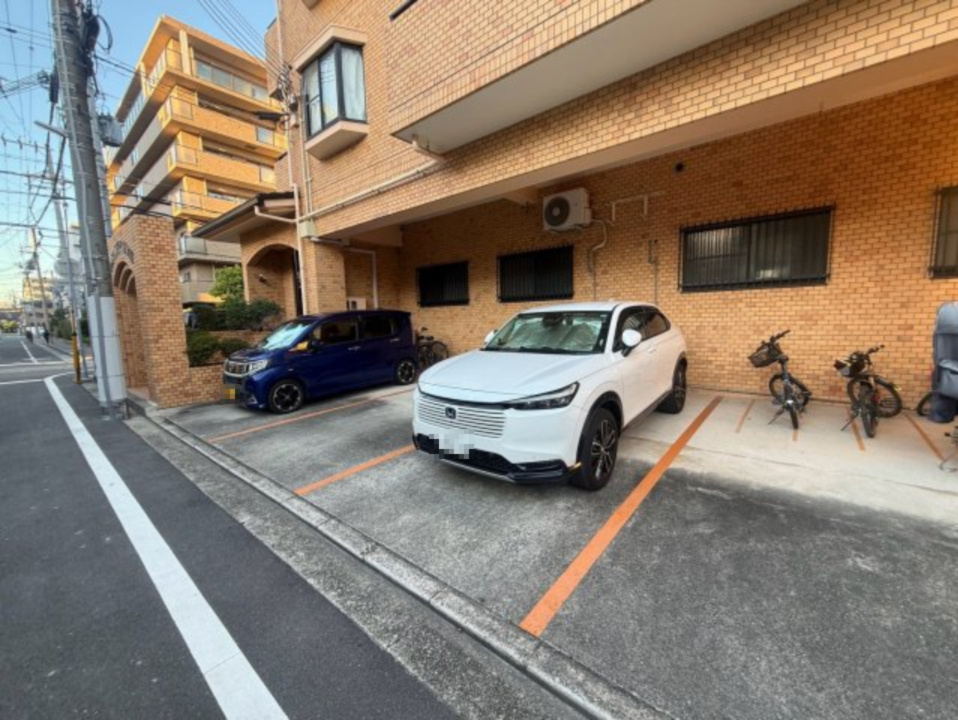 メルヘンハウスの駐車場