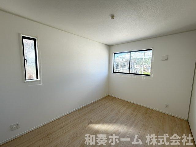 クレイドルガーデン小松島市神田瀬町第1の洋室