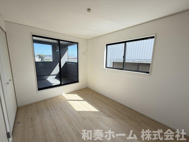 クレイドルガーデン小松島市神田瀬町第1の洋室
