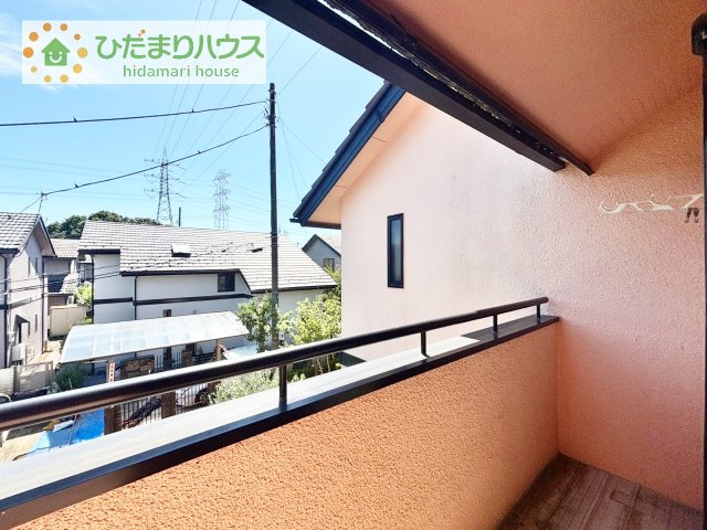 【バルコニー】 | 守谷市薬師台2丁目　中古戸建 | 人気が高いインナーバルコニーを採用♪天候を気にせず洗濯物を干せ、紫外線も気にせずに済みます(*^^)v