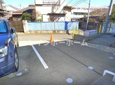 プリムローズの駐車場