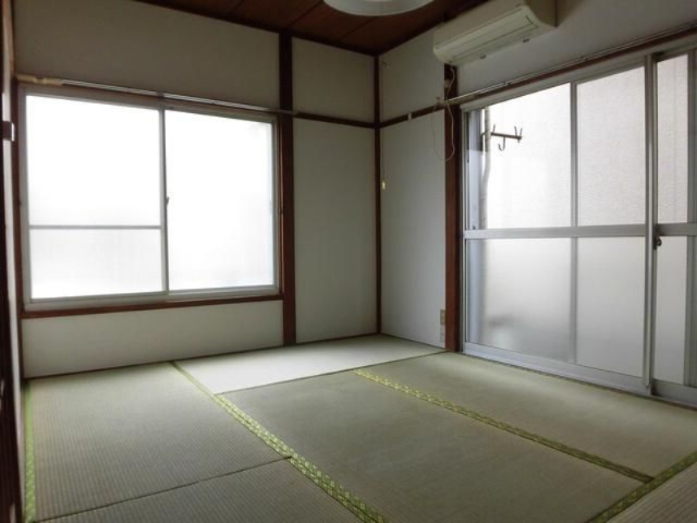 吉田荘の居間・リビング