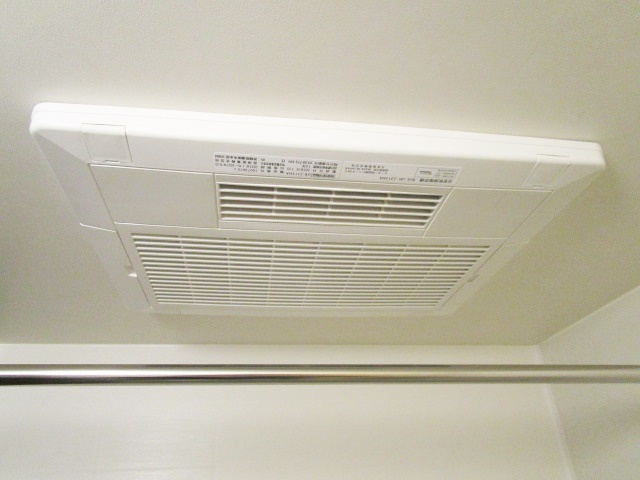 ＲＯＷ　ＨＯＵＳＥ王子本町の内装|浴室乾燥機完備。