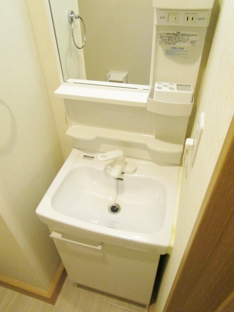 ＲＯＷ　ＨＯＵＳＥ王子本町の独立洗面台|独立洗面台。