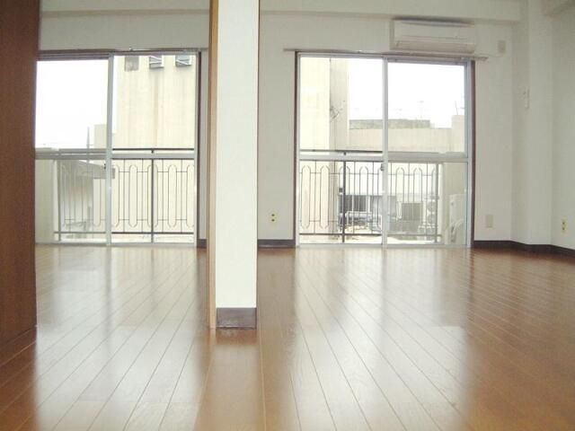 【寝室】 | 正興鶴瀬駅前マンション | 落ち着いた色調の寝室です
