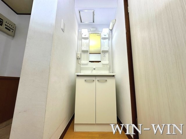 朝日マンションの独立洗面台|イメージ（同建物内別部屋の写真です）