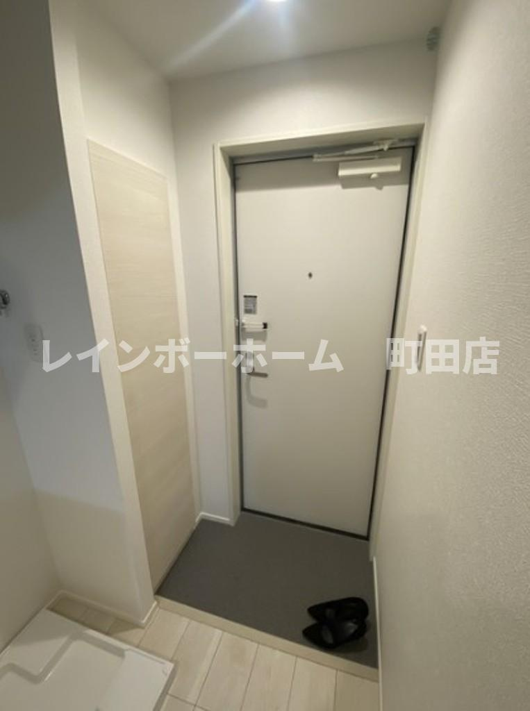 カインドネス小田急相模原2※初期費用分割あと払いサービス利用可能物件の玄関