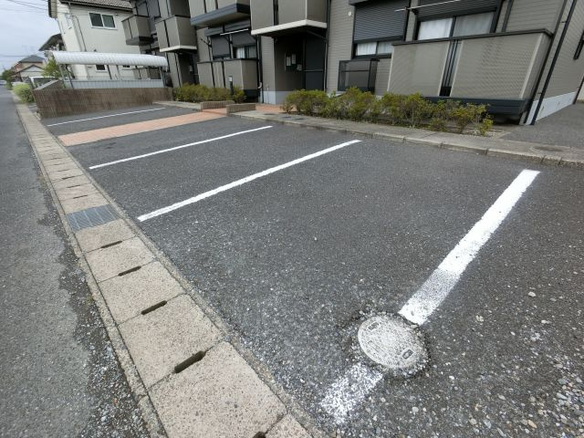 【駐車場】