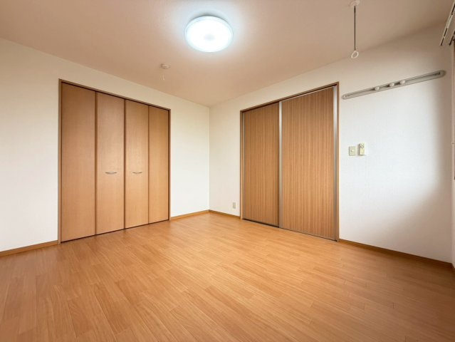 【寝室】