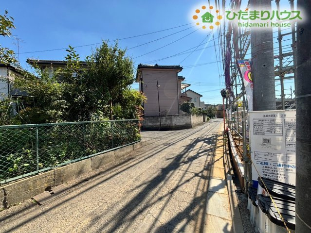 鴻巣市大間　第4　新築一戸建て　リーブルガーデン　01の前面道路含む現地写真