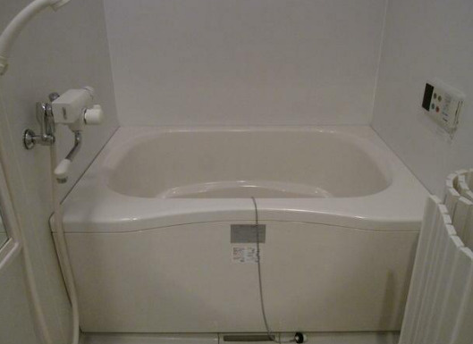 調布市西つつじケ丘４丁目の賃貸マンションの浴室
