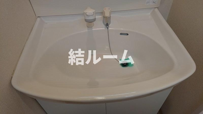 豊島区千早２丁目のアパートの洗面所