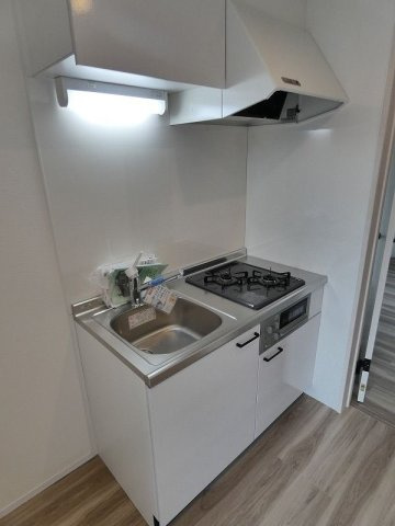入間市高倉２丁目のアパートのキッチン