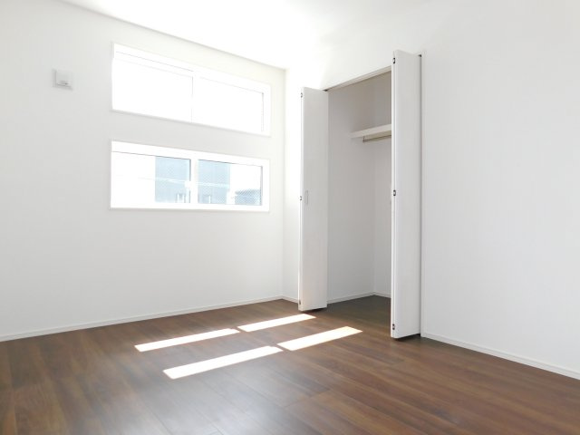 名古屋市南区砂口町の新築一戸建の洋室|◇洋室◇　　南面で明るい洋室５．２５帖　全居室収納完備！