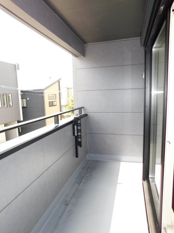 名古屋市南区砂口町の新築一戸建のバルコニー|◇インナーバルコニー◇　　雨や強風、直射日光を避けやすく、洗濯物を安心して干すことができます♪
