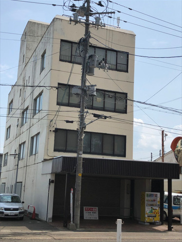 新潟県上越市　一棟ビルの外観