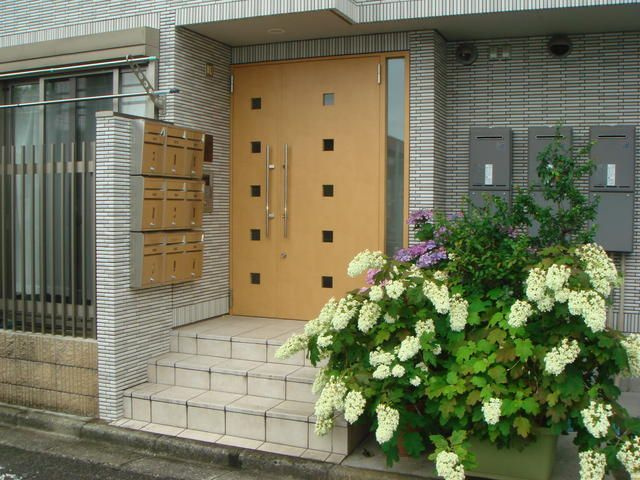 メゾンドブランのエントランス