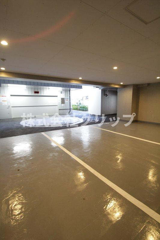 エステムプラザ横濱関内の駐車場
