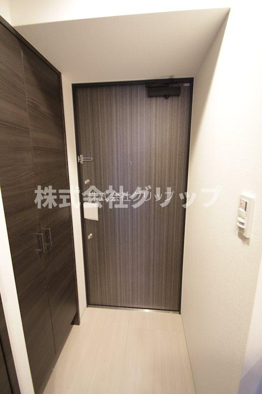エステムプラザ横濱関内の玄関