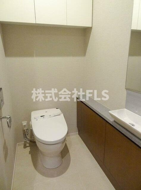 港区赤坂２丁目の賃貸マンションのトイレ