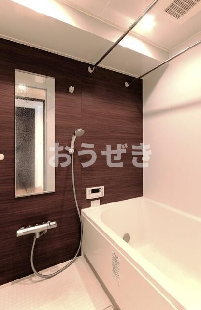 ニューガイアリルーム用賀Ｎｏ．３２の浴室|ゆったりとした浴槽があります
