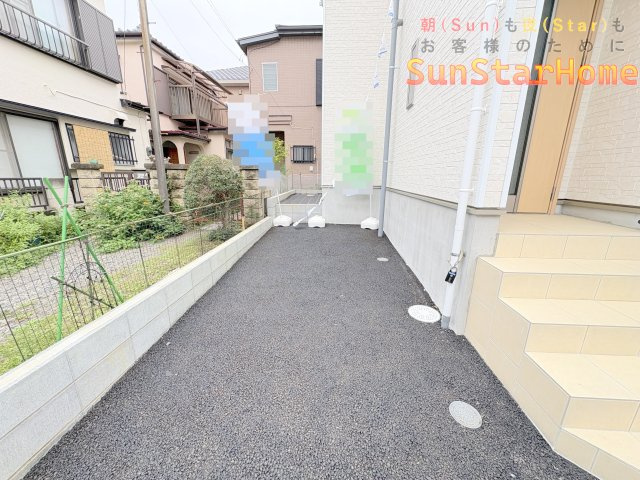 【サンスターホーム】福生市北田園1丁目　制振装置付き新築戸建1棟の駐車場