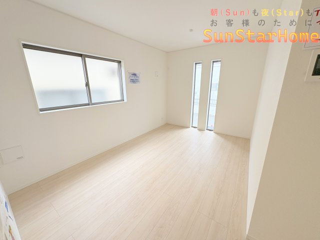 【サンスターホーム】福生市北田園1丁目　制振装置付き新築戸建1棟の居間・リビング