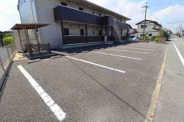 フォレストピア吉沢の駐車場|駐車場です