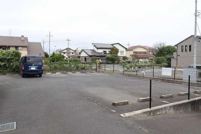 マノワール　Bの駐車場|駐車場に車を止められます