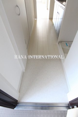 リブリ・ニスカルの玄関