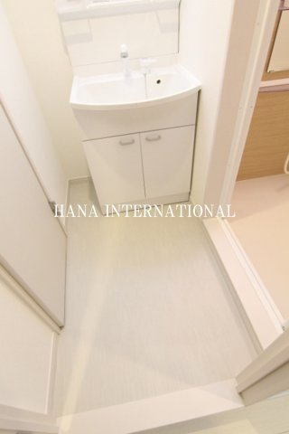 リブリ・ニスカルのその他