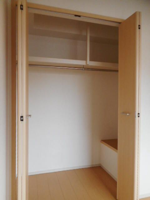 サンシャインビレッジアゼリアＢの収納