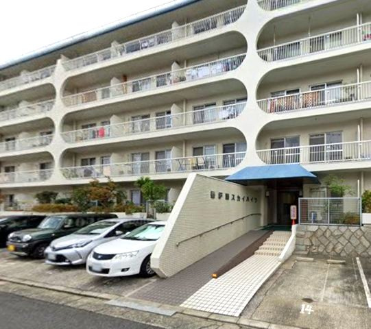 香枦園スカイハイツの駐車場|採光と通風を享受できる角住戸