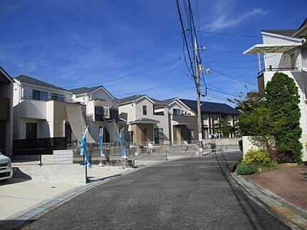 廿日市市阿品台１丁目の前面道路含む現地写真