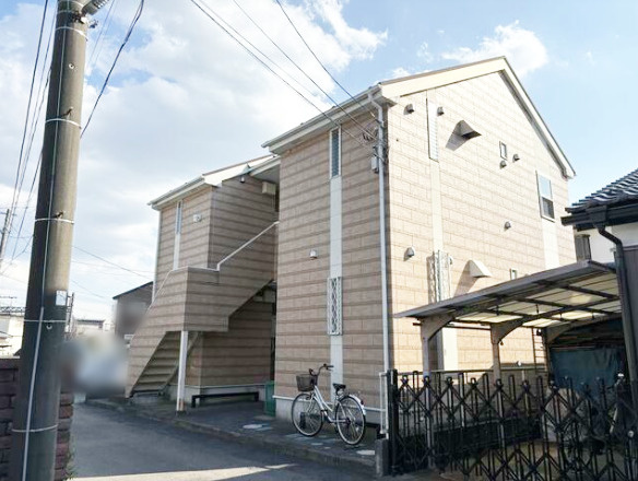 藤沢市亀井野のアパートの外観