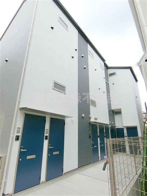 Haus Solana(ハウス　ソラーナの外観|2020年6月築　木造地上2階建て　東京都大田区新蒲田3丁目　
JR京浜東北線蒲田駅徒歩12分、東急池上線蓮沼駅最寄り徒歩9分